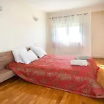 In Out In Espinho Apartment