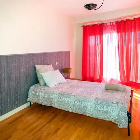 In Out In Espinho Apartment